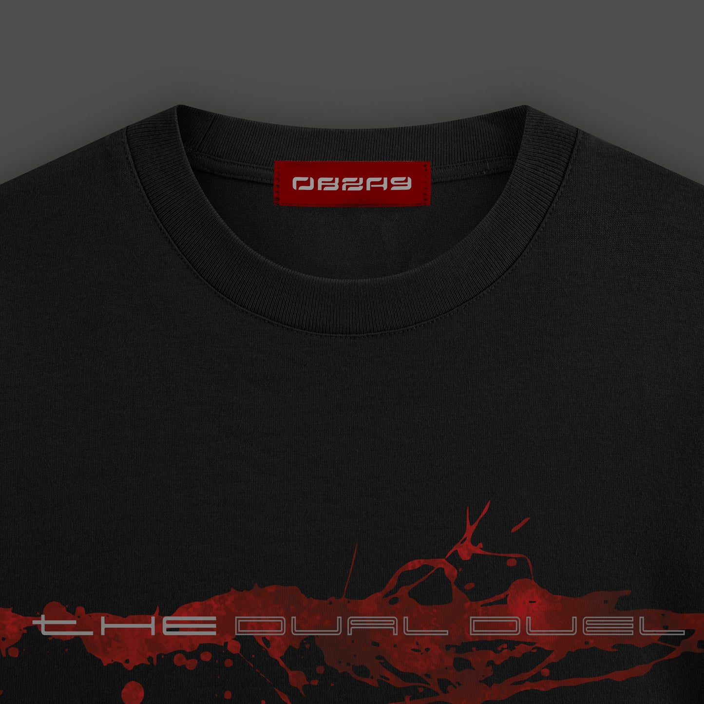 Camiseta negra con diseño de sangre