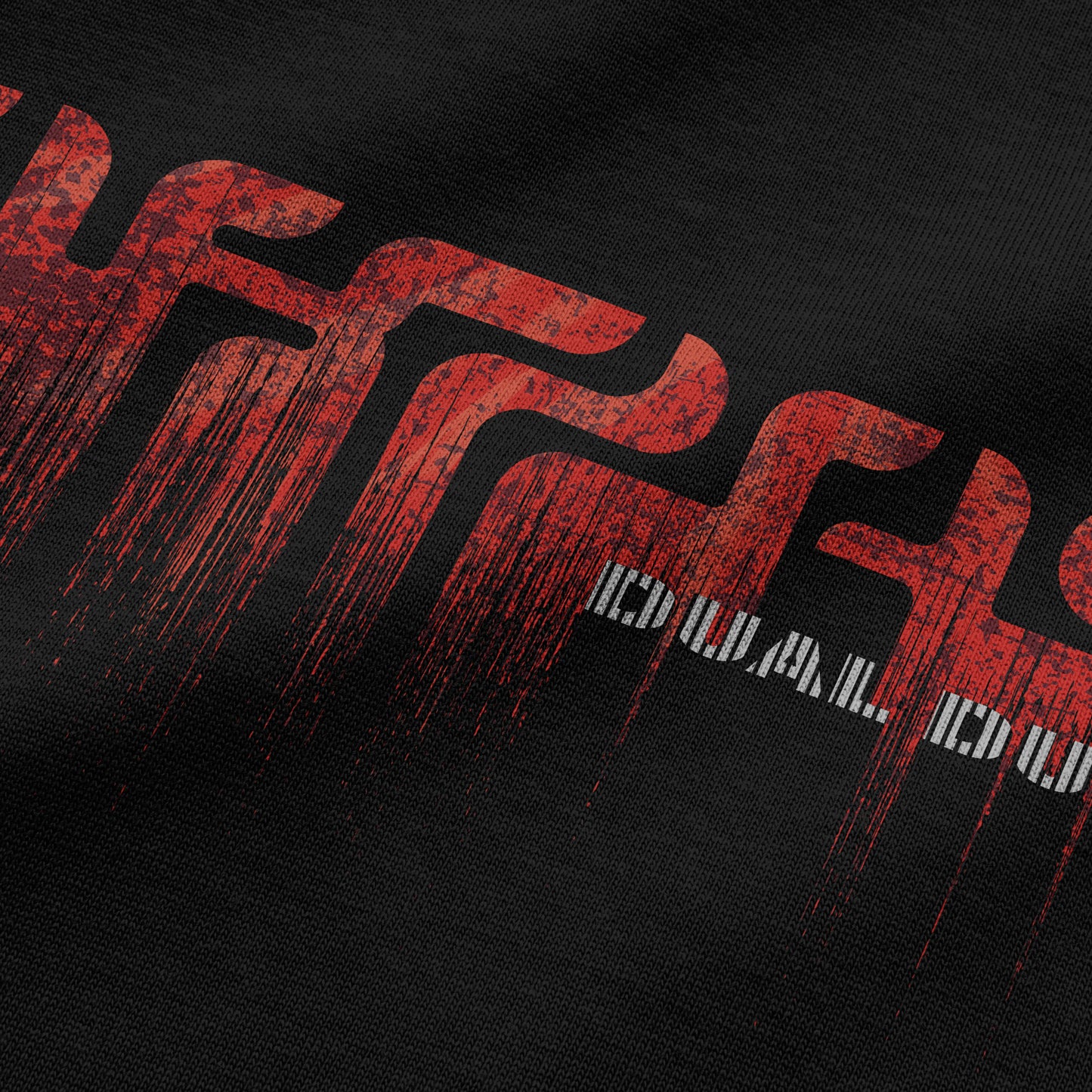 Camiseta negra con diseño degradado