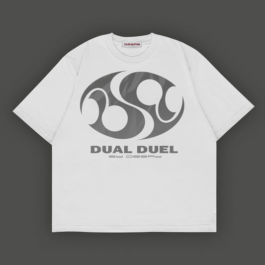 Camiseta blanca con logo degradado