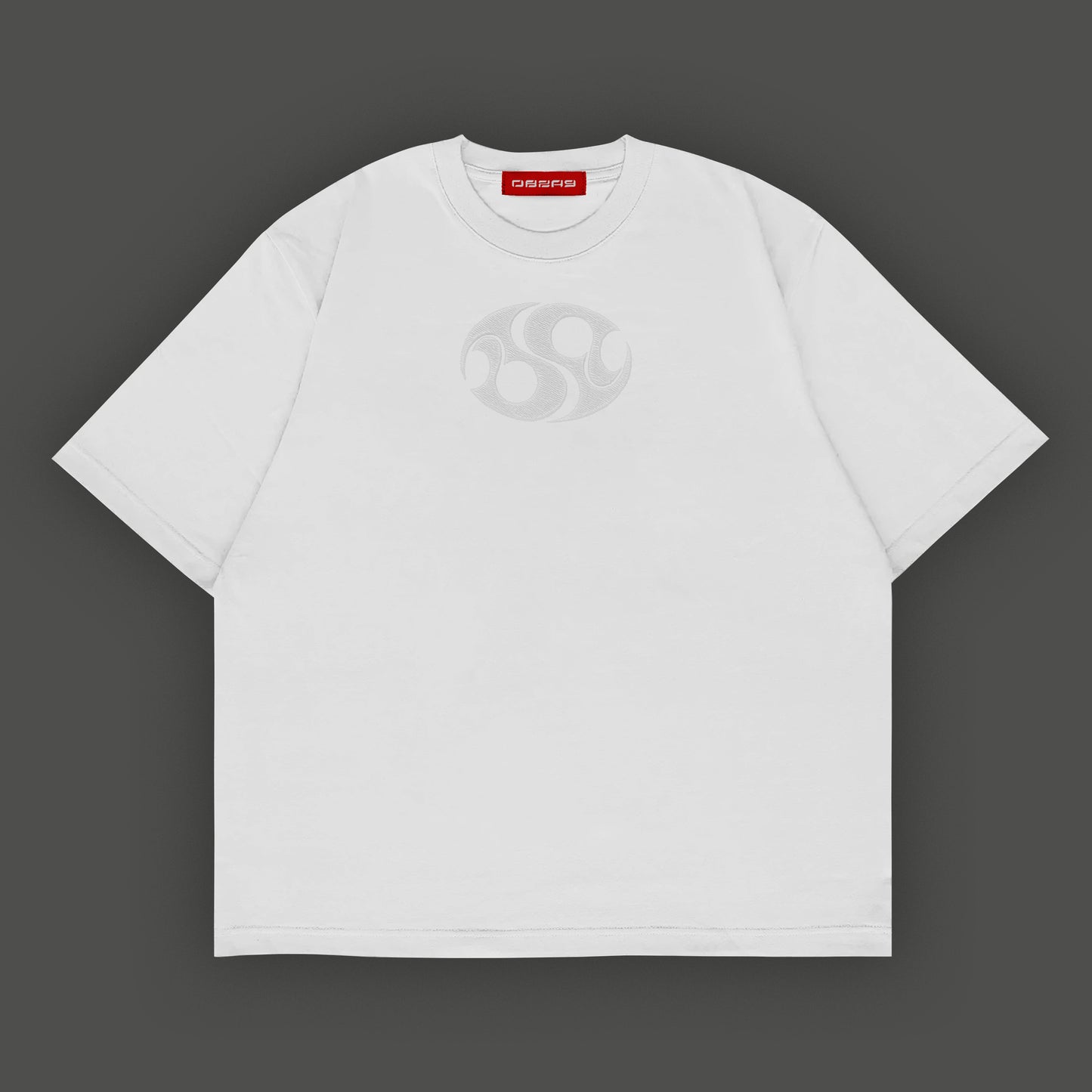 Camiseta blanca con bordado logo obsay