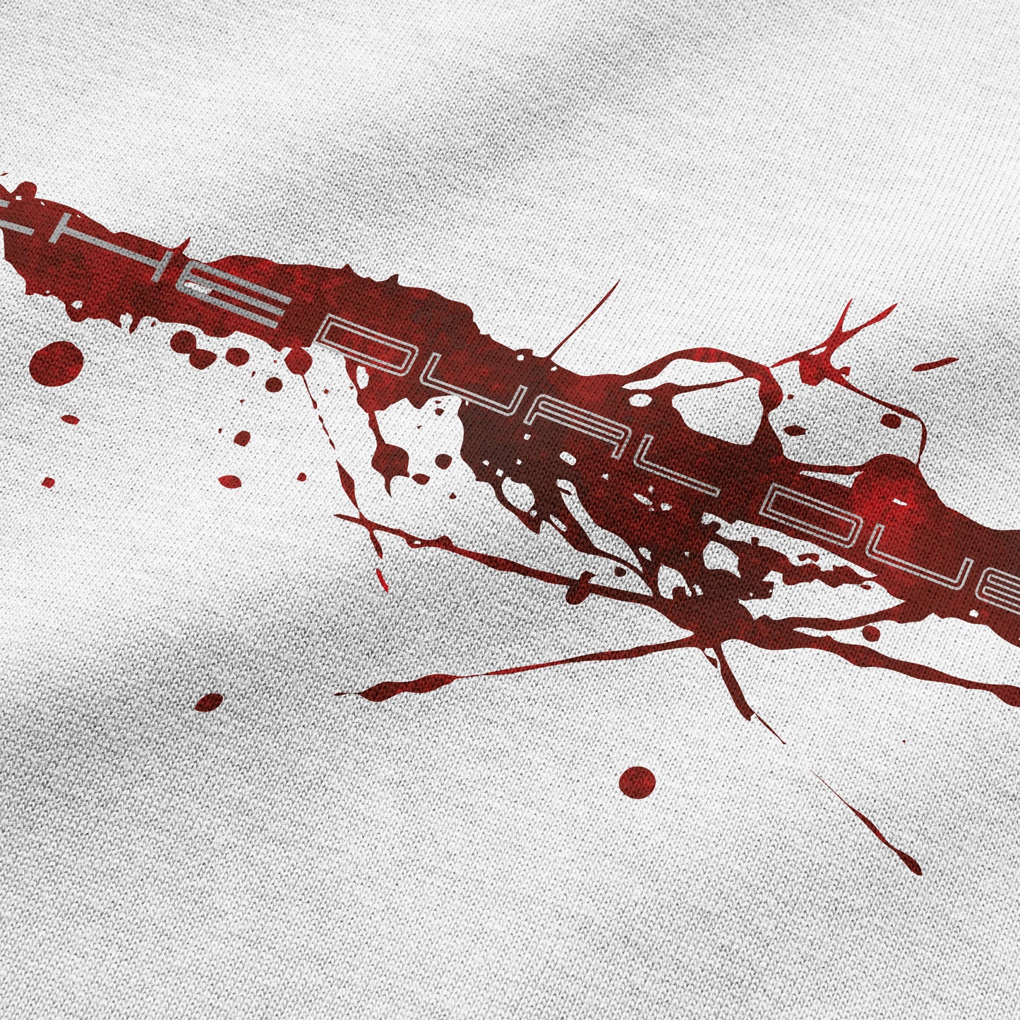 Camiseta blanca con diseño de sangre